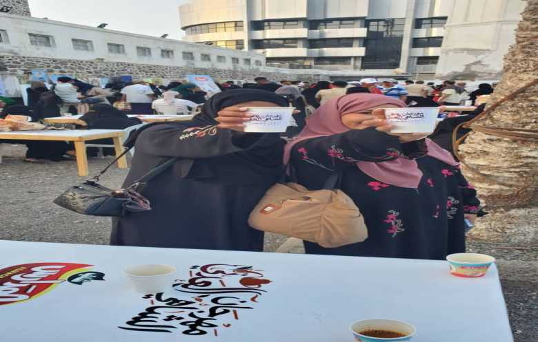 الشاي العدني... نكهة وتقاليد واحتفال