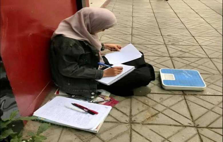 أطفال اليمن يستقبلون العيد بأحلام مؤجلة وابتسامات تقاوم الحرب