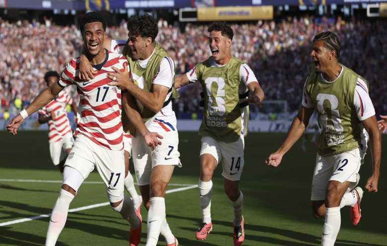 أميركا تفوز على البوسنة 2-0 لتواصل رحلتها في كأس العالم