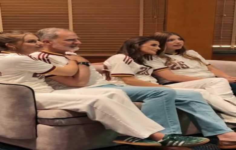 ملك إسبانيا يحضر نهائي كأس العالم الأحد المقبل برفقة عائلته