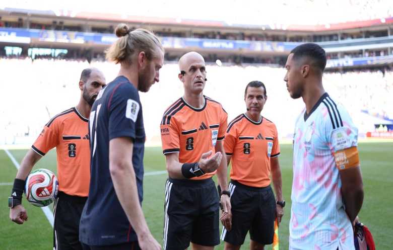 حكامٌ عرب في نهائي كأس العالم... كيف كانت رحلتهم في نسخة 2026