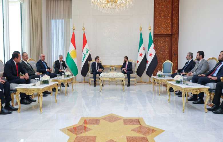 الرئيس الشرع يستقبل رئيس إقليم كردستان العراق في قصر الشعب بدمشق