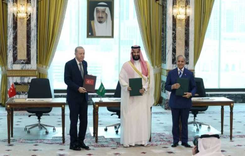 “اتفاق مكة”.. خطوة من ثلاثي متكامل لاحتواء نفوذي إيران وإسرائيل