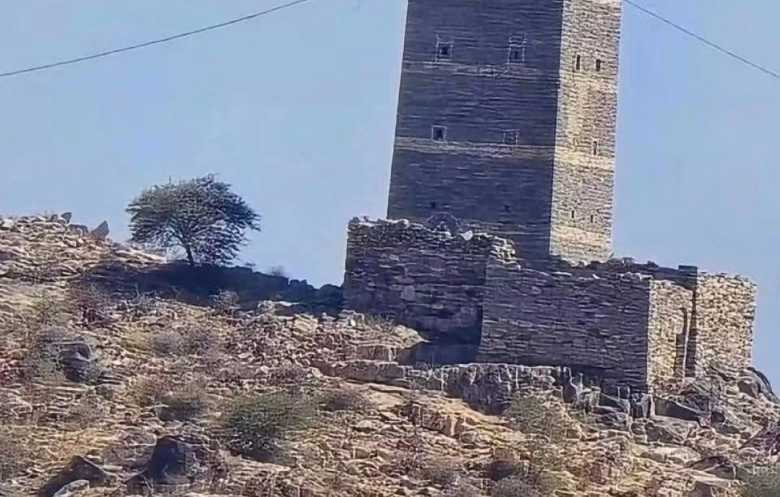 وزارة الثقافة اليمنية تدين تفجير الحوثيين حصن "دار المعلا" التاريخي  
