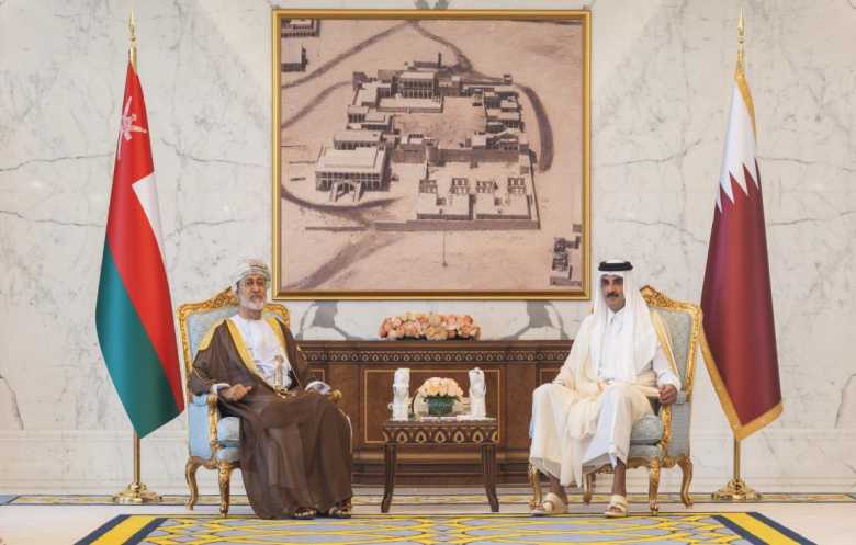 أمير قطر وسلطان عُمان يبحثان العلاقات الثنائية وقضايا المنطقة