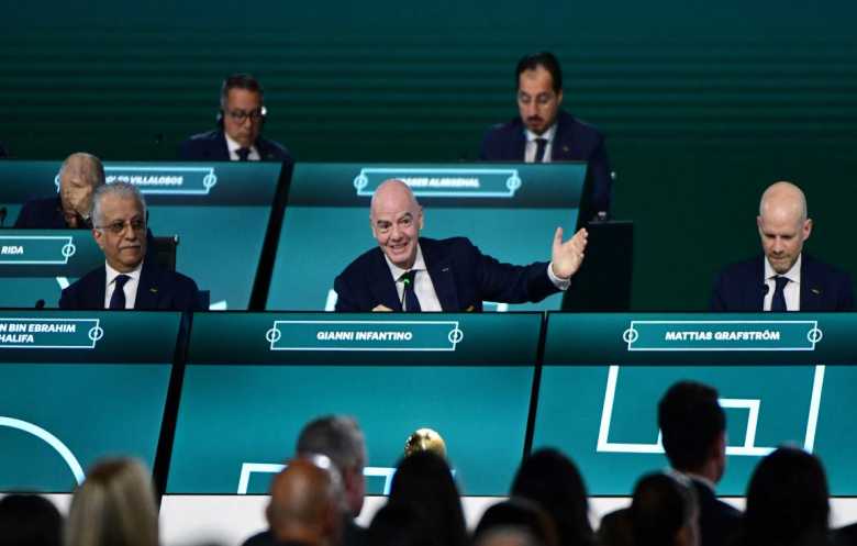 بيان ثلاثي مشترك يهاجم "فيفا": إنفانتينو خان الثقة بالخداع