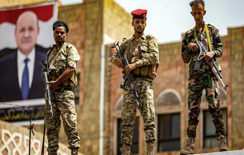 قتلى وجرحى في تصعيد عسكري بعدة جبهات يمنية
