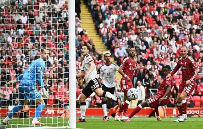 ليفربول يتعثر أمام فولهام وتشيلسي ينجو من فخ هال سيتي  