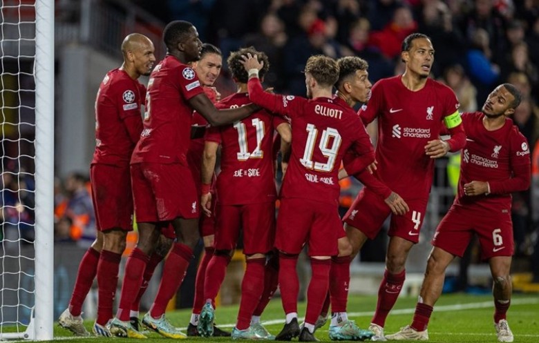 ليفربول يفوز على نابولي وآياكس ينتصر على رينجرز
