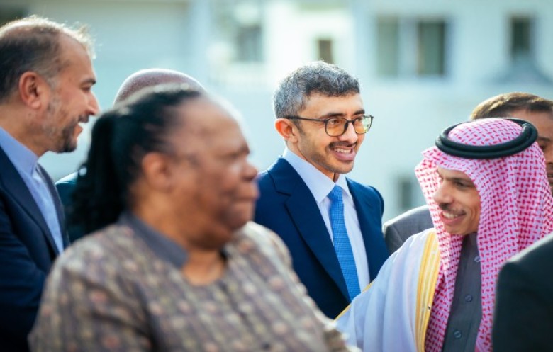 وزير خارجية الإمارات يبحث مع نظيريه الروسي والإيراني تطورات المنطقة
