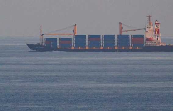 هجوم بحري قبالة سواحل عدن ومحاولة اختطاف "فاشلة" لسفينة شرق عدن 