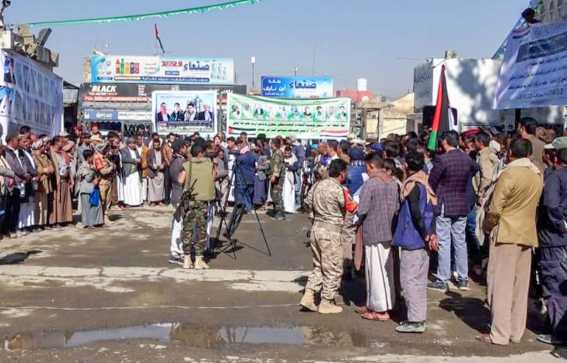 الحوثيون يواجهون احتجاجات عمالية في عمران بالاعتقالات