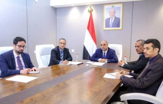 الحكومة اليمنية تقر إصلاحات اقتصادية وبريطانيا تجدد دعمها لليمن 