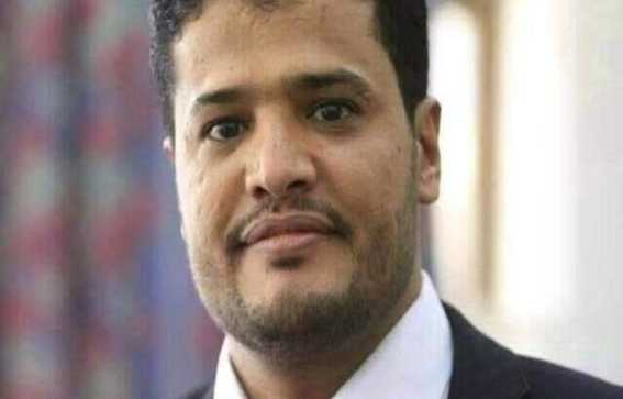 قوة أمنية تختطف الصحافي حمود هزاع من منزله في مأرب