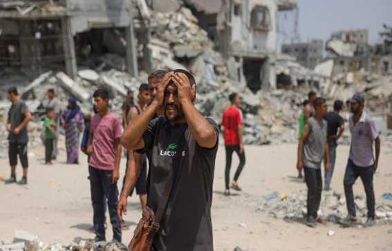الاحتلال يحشد عسكرياً على حدود غزة ويماطل في الرد على مقترح الهدنة