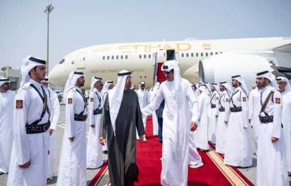  الرئيس الإماراتي يصل إلى قطر في زيارة تضامنية