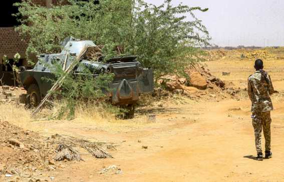 معارك ضارية في الفاشر و"الدعم السريع" تدخل أهم موقع للجيش السوداني