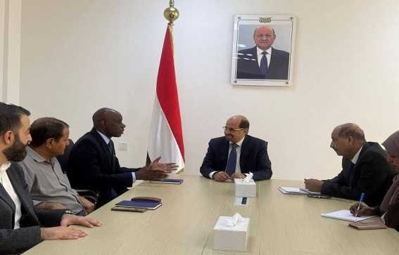 اليمن يعزز التنسيق مع المنظمات الدولية ويحذر من تجاوز أنظمة الاستيراد