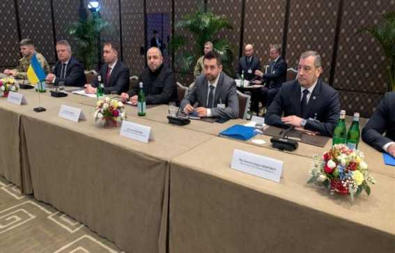 مفاوضات صعبة في جنيف وزيلينسكي يؤكد تباين المواقف من القضايا المركزية