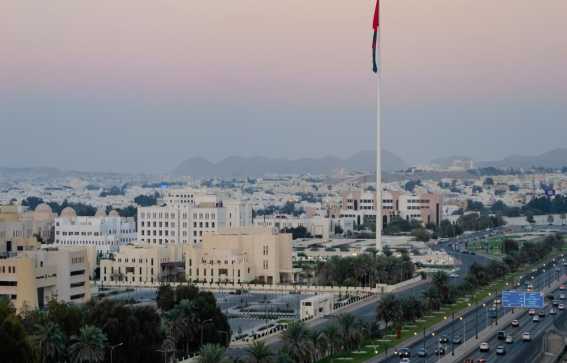 قتيلان ومصابون باعتداء على عُمان.. والسعودية تعترض عشرات المسيرات