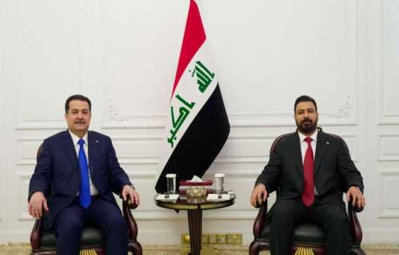 الزيدي يتسلم مهامه رسمياً رئيساً للحكومة وقائداً عاماً للقوات المسلحة 