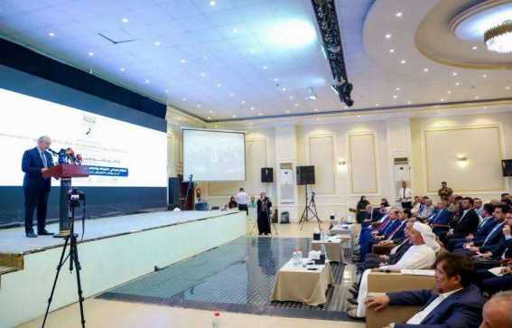 الحكومة اليمنية تدفع نحو اللامركزية وتعزيز الشراكات الدولية