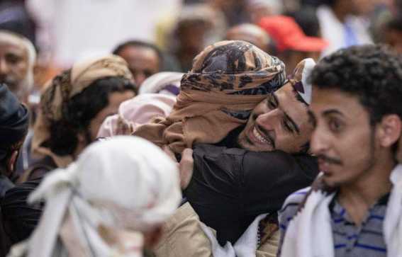 المبعوث الأممي يتمسك بصفقة الأسرى رغم تباينات الفرقاء