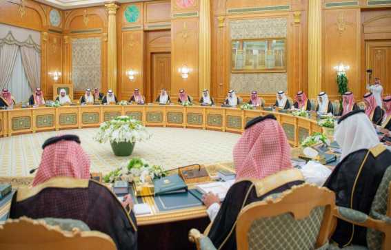 السعودية تتوعد الحوثيين بـ"عواقب وخيمة" وتتعهد بحماية حرية الملاحة