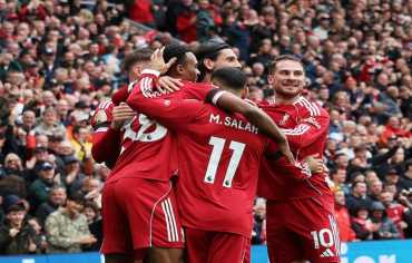 ليفربول يتخطى إيفرتون... ويحافظ على بدايته المثالية بالدوري الإنجليزي