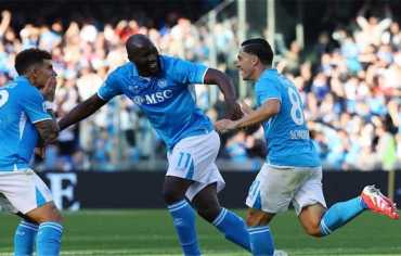 «الدوري الإيطالي»: نابولي يتقدم للقمة بفوز صعب على جنوى