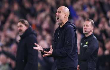 غوارديولا ينتصر للاعبيه الصائمين بعد صيحات الاستهجان.. احترموا الأديان