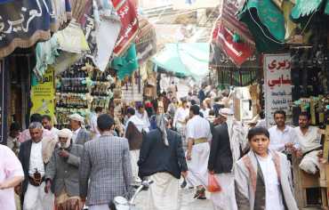  السلطة اليمنية تشدد الرقابة على المخزون الغذائي والأسواق