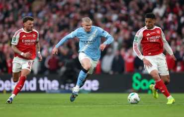  سيتي يقلب الطاولة على أرسنال في قمة البريمييرليغ.. أخطاء وتوتر وإبداع
