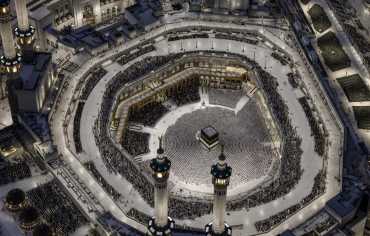 ضيوف الرحمن يؤدون اليوم الركن الأعظم في الحج