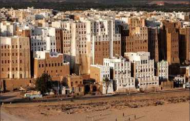 شبام حضرموت... حين صعد الطين إلى السماء