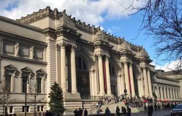 متحف متروبوليتان في نيويورك يعيد قطعتين أثريتين إلى اليمن