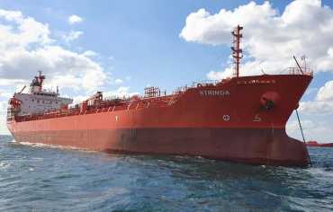 تصعيد الهجمات على سفن البحر الأحمر يهزّ التجارة العالمية