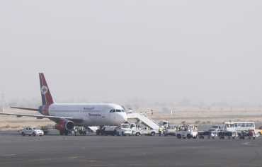 شركة الطيران اليمنية تشعل أزمة جديدة بين الحكومة والحوثيين