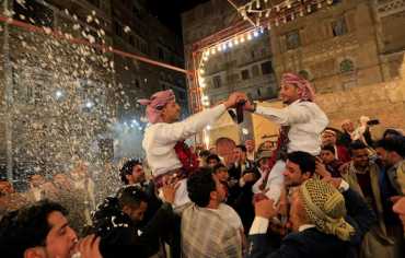 الحوثيون يحرّمون الأغاني ويختطفون الفنانين من داخل الأعراس