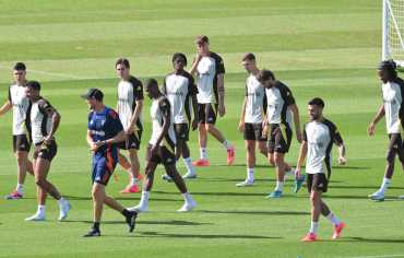 الدوري الإيطالي: يوفنتوس يواجه نابولي.. وبداية ميلان المتعثرة تغير الإنتر