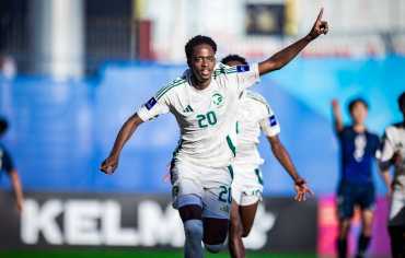 «المنتخب السعودي للناشئين» يعطّل «الكمبيوتر الياباني» ويحلّق إلى نصف النهائي