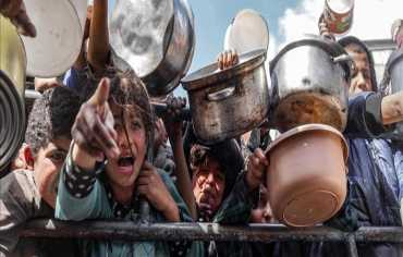 "إسرائيل" تقتل الفلسطينيين جوعاً.. أطفال يحتضرون بصمت في غزة