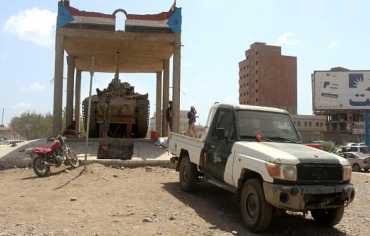 انفجارات عنيفة تهز قاعدة العند العسكرية جنوبيّ اليمن