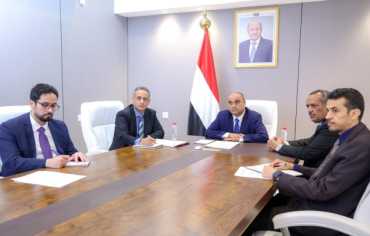 الحكومة اليمنية تقر إصلاحات اقتصادية وبريطانيا تجدد دعمها لليمن 