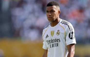  كيليان مبابي يحصل على القميص رقم 10 في ريال مدريد