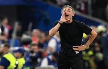 إنريكي يطلب مدافعاً في "البريمييرليغ" وصفقته بـ 68 مليون يورو