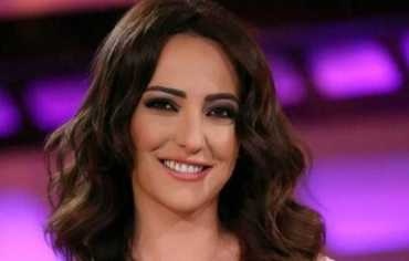 انسحاب الممثلة السورية أمل عرفة من مسلسل “عيلة الملك” 
