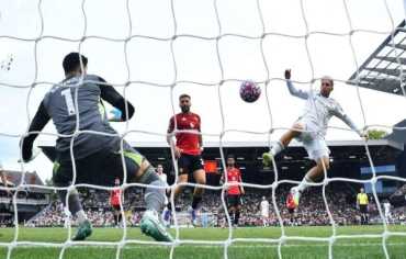 مانشستر يونايتد يواصل نزيف النقاط ويكتفي بالتعادل مع فولهام بالدوري الإنكليزي