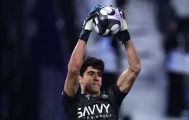 الهلال السعودي يجدد عقد حارسه المغربي ياسين بونو