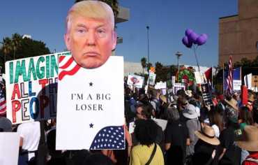 في 1700 موقع بأميركا.. ملايين الأمريكيين يتظاهرون ضد ترامب وإدارته
